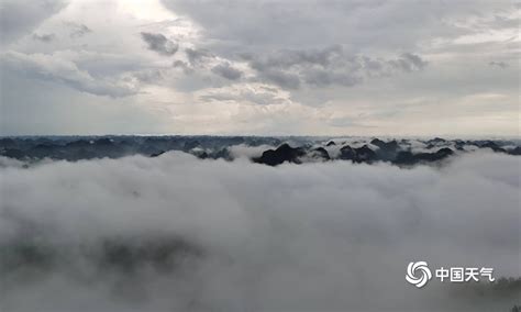 雨后靖西群山云雾缭绕似流水瀑布气势磅礴-广西高清图片-中国天气网