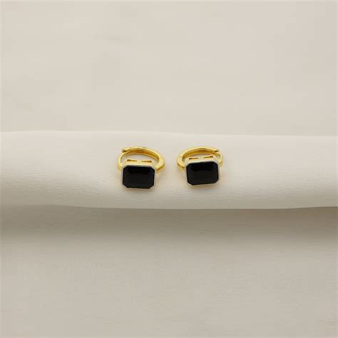 24Kt Gold Plated Black Stone Stud Earrings – Handa Bangles