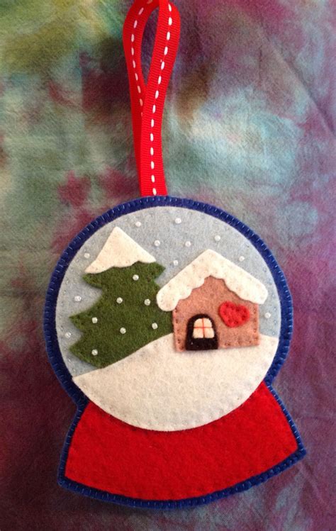 Felt snow globe Christmas ornament | Felt crafts christmas, Felt ...