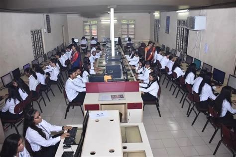 SR Luthra Institute of Management Surat Campus: Photos, Virtual Tour