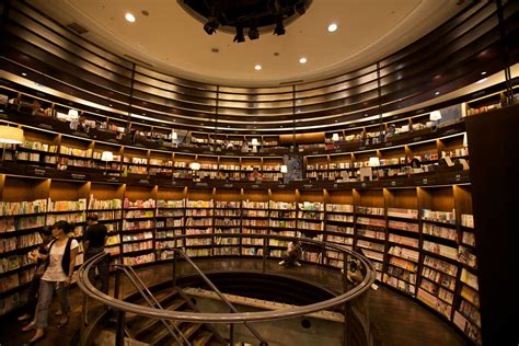 Library vs Bookstore 的图像结果