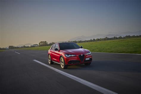 Alfa Romeo Stelvio Leasing für 293 Euro im Monat netto - sparneuwagen.de