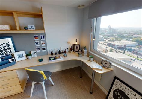 Silver En Suite Plus to Rent in Marsden House, Leeds | iQ Student ...