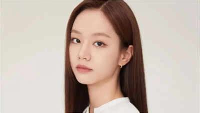 Hyeri apologises for her 'personal emotions' amid Ryu Jun Yeol And Han ...