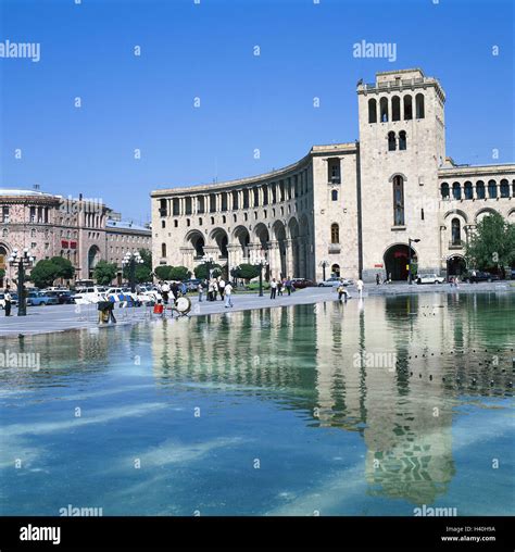 Republic Armenia, Erevan, centre, space Hanrapetutian Hraparak, well, government building ...