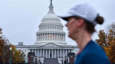 Underdogs, robocalls and Oprah: The battle for the US midterms - France 24