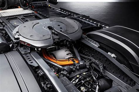 Mercedes-Benz Trucks premieres eActros 600 with 500km range | Autocar ...