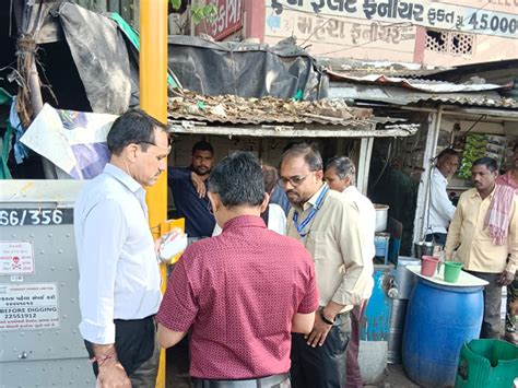 અમદાવાદમાં ચાની કિટલીઓ પર વપરાતાં પેપર કપ અને પ્લાસ્ટિકની થેલીઓ મામલે ...