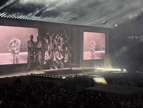 Kendrick Lamar And SZA Deliver Powerful Performance In Detroit