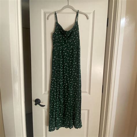 gorgeous american eagle midi dress with a slit! i... - Depop
