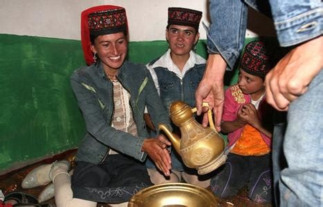郑州在线-新闻-【民族的大团结 你我的运动会】维吾尔族：天山脚下一个能歌善舞的民族