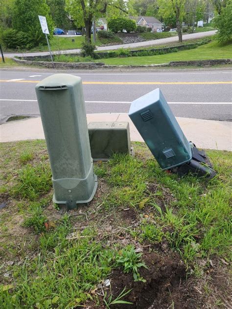 Comcast Utility Box 的图像结果