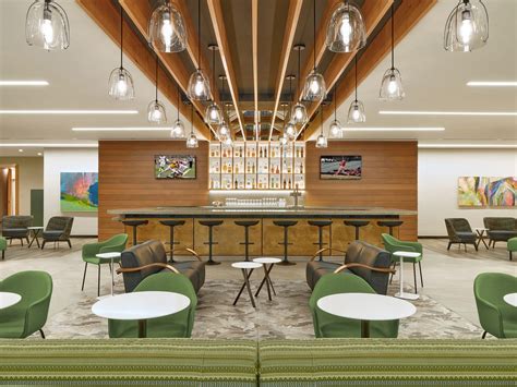 Lounge Review: Escape Lounges - PDX - LoungeReview.com