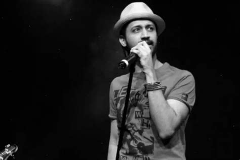 In A First, Singer Atif Aslam Stops His Concert Midway To Save A Girl ...