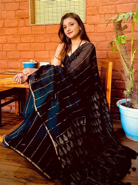 Cocktail Gold Saree – soulweaves.com