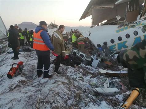 已致15死！坠机幸存中国女乘客：老公砸门把我拖出飞机