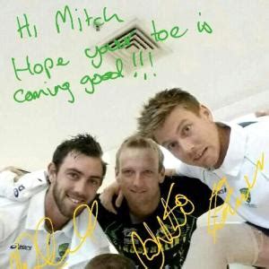 Aus team's 'toe-biting' post to cheer up injured Johnson - Rediff Cricket