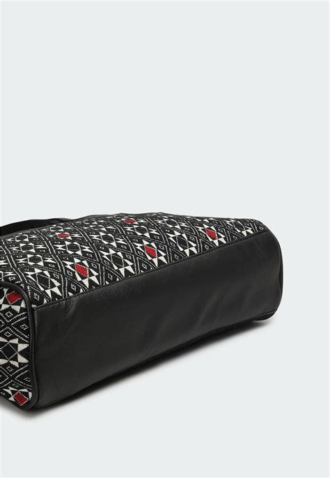 Buy Women Jacquard Tote Bag Online at just Rs. 899.0 - 1000013500646 ...