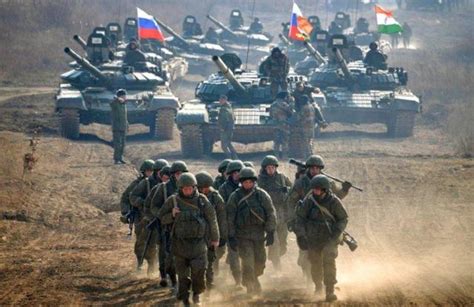 乌克兰情报局前局长对外表示：俄罗斯已经派了90万大军到俄乌边境_俄罗斯军队