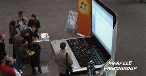 Biggest Laptop in the World 的图像结果