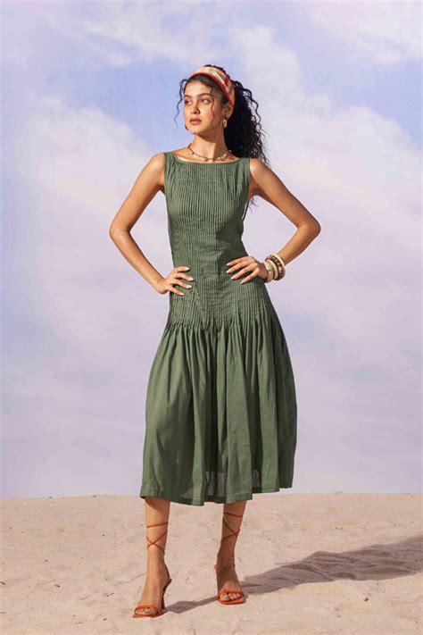 Stunning Dresses for Women - Shop Now at Ostilos!