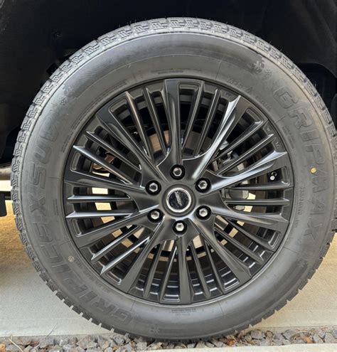 ランクル300 スタッドレス付ホイール - メルカリ