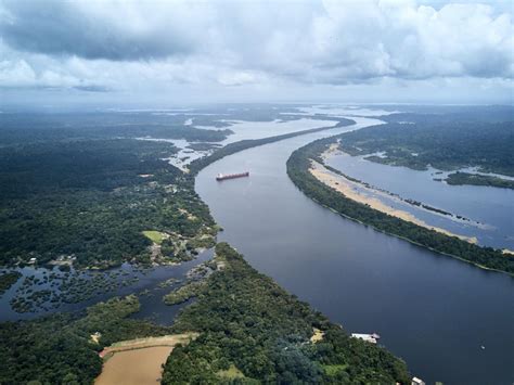Rio Trombetas com pesca esportiva amazônica e tucunarés no Pará