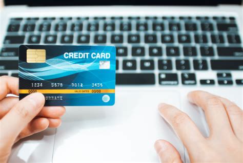 Warning Signs That You Are Using Your Credit Card Incorrectly