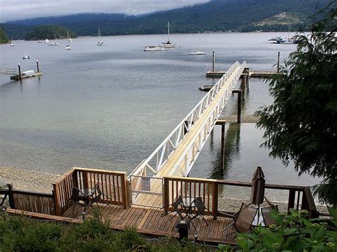 Takahashi Gardens Waterfront Retreat Beach: Pictures & Reviews ...