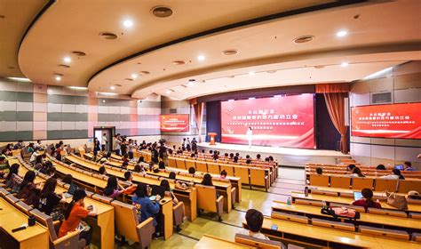 北京高校毕业生就业创业先进典型百场宣讲活动启动仪式暨首场宣讲活动在中传隆重举行