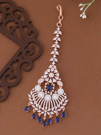Maang Tikka - Live the trend and shop for designer maang tikka set ...