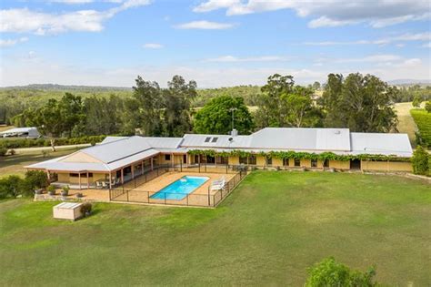 GABRIEL'S PADDOCKS VINEYARD, WINERY AND ACCOMMODATION (Greater ...