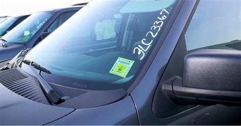 How to Remove License Sticker From Window 的图像结果