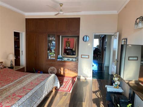 Laburnum Sector 28 - Without Brokerage Semi-furnished 3 BHK Flat for ...
