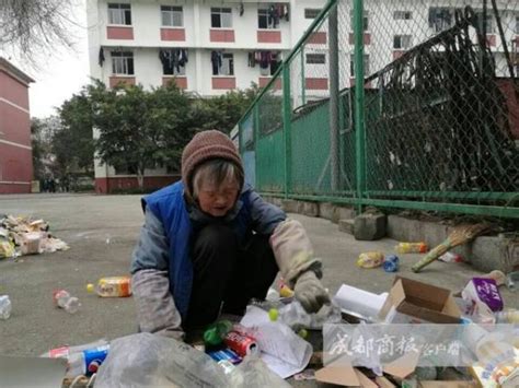 84岁退休老师梁有庆捡废品 卖的钱捐给学生－真情中国 | 西征网