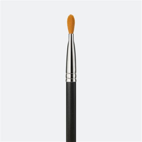 252 Synthetic Large Shader Brush | MAC Cosmetics