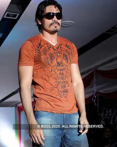 Mugdha Godse walks the ramp during Style one fashion show recently held ...