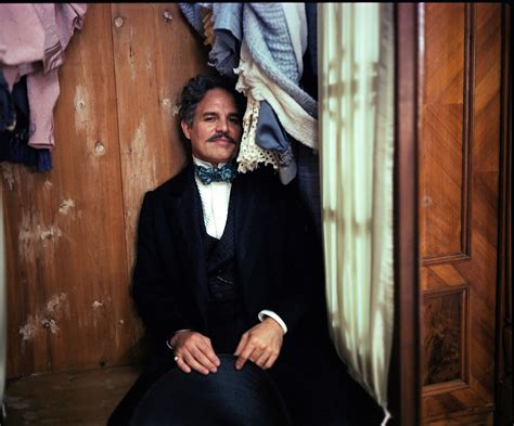 Robert Downey Jr. salutes 'bangable' Mark Ruffalo for wearing 'a-- pad ...