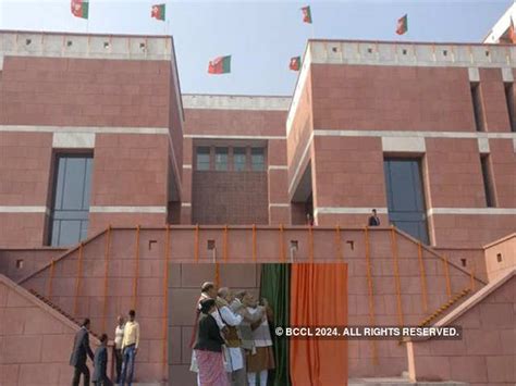 New office - PM Narendra Modi inaugurates BJP's new three-storeyed ...
