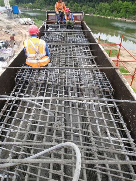 S209线梓潼县城至江油河口段改建工程项目完成首片盖梁浇筑_绵阳路桥建设有限责任公司