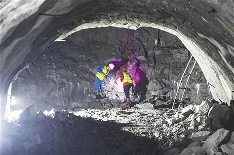 三亚西水中调工程：引水隧洞主洞段全线贯通