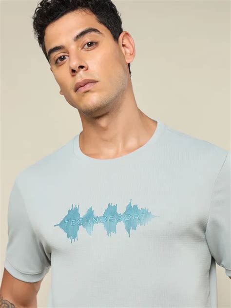 Men Regular Fit Crew Neck T-shirt with Techno Cool+