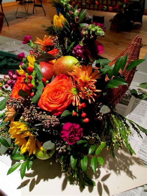 Awesome 40+ Beautiful Thanksgiving Floral Arrangement Ideas https ...