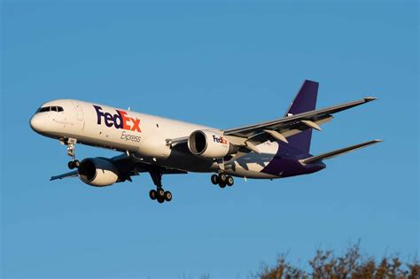 A Look At The Salaries Of FedEx Express Pilots In The US In 2025
