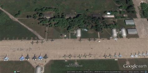 俄军基地“逆火”轰炸机成堆