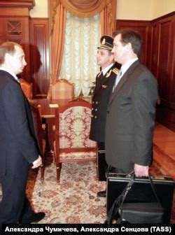 Packed For The Apocalypse: U.S., Russian Leaders And Their 'Nuclear ...
