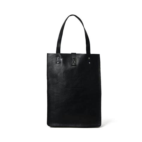 Ebony Elegance Leather Tote — MaheTri