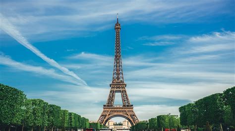 7 Most Powerful Countries in the World in 2025