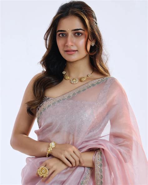 Ashika Ranganath : చీరకట్టులో ఎంత ముద్దుగా ఉందో ఆషిక రంగనాథ్ ...