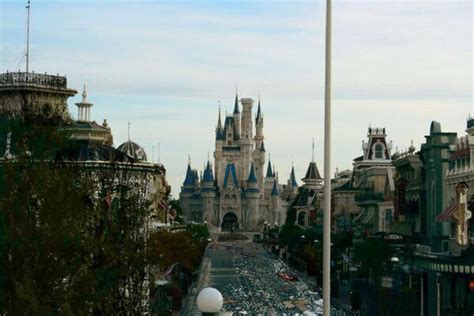 Post-Apocalyptic Amusement Park Imagery : Disney World photography